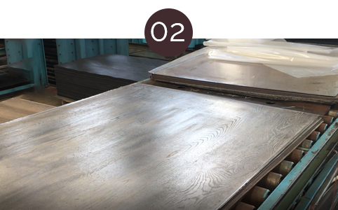 Prensado en caliente, acondicionamiento durante 24h-48h.